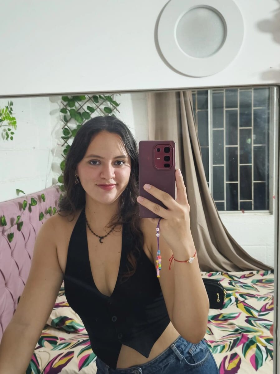 watchgirlcam.com sunny_sweet14 livesex profile in in-a-corner-of-your-fantasies cams