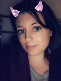 pageantgothgirl's Offline Chat Room