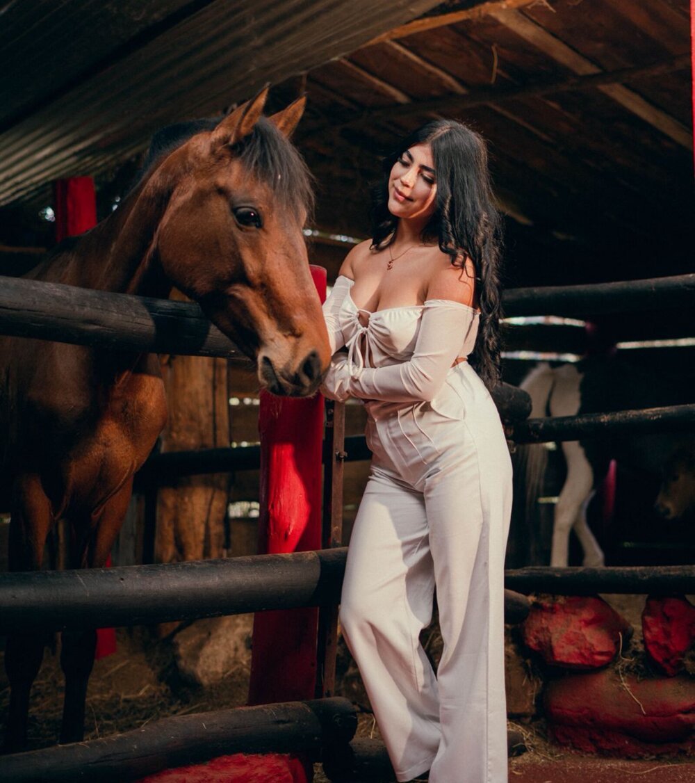 SaraWillow