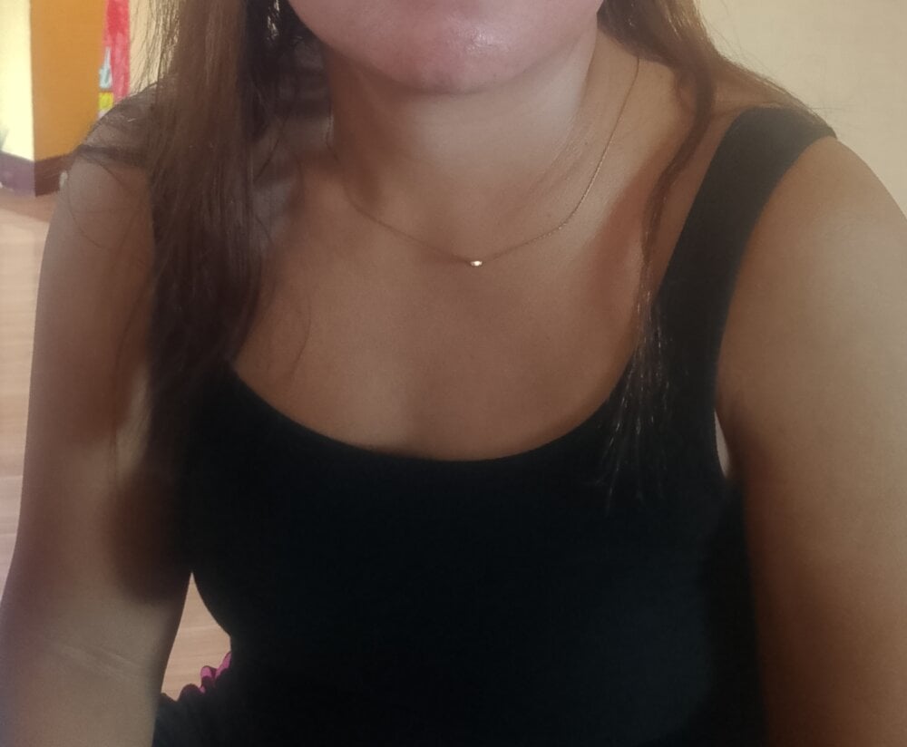 juliana_babe Obrolan XXX Offline