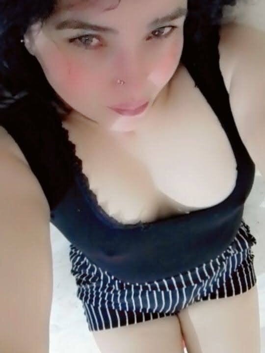 stripchat bukett68 webcam profile pic via onaircams.com