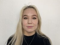 AlineMarinn's Offline Chat Room