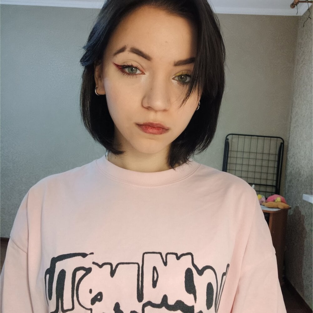 shaynemilush webcam livesex profile in at-the-garage cams