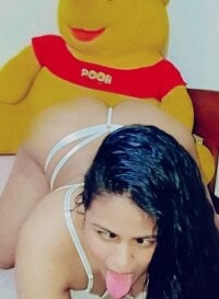 SweetAlmaa's webcam live show