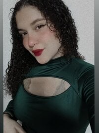 lucy-montilla's Offline Chat Room