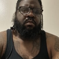 Watchingoutgucci's Offline Chat Room