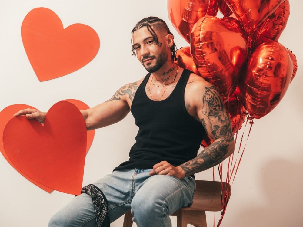 kenny-race from stripchat