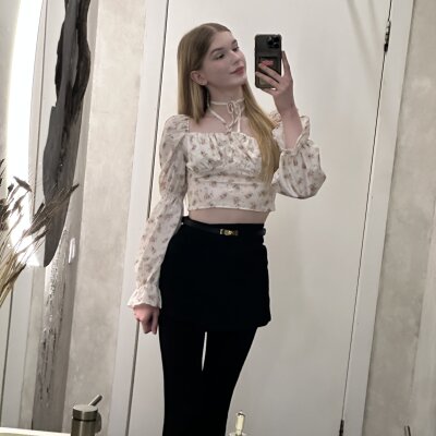 Alicefezz private show