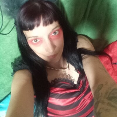Whitetrashdirtyslut Female Newbrunettes Online Cam Nude