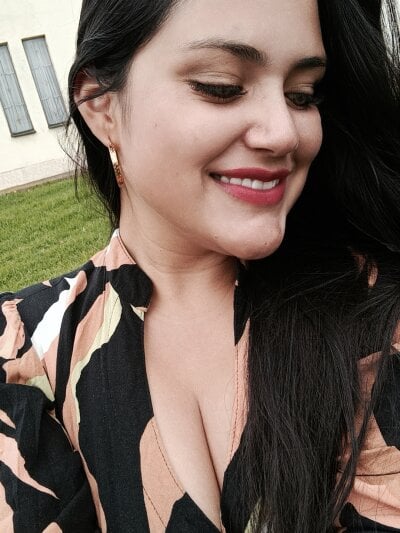 Katy_lua on StripChat