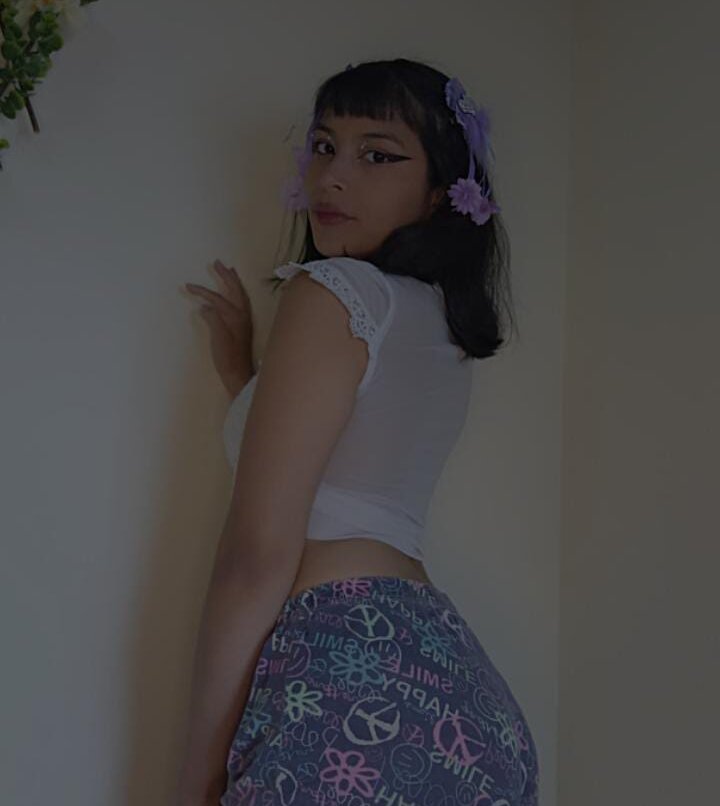 EmmyBelucci_ 💤 adult cam chat