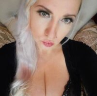 _Olivia_Yummy_'s Offline XXX Chat