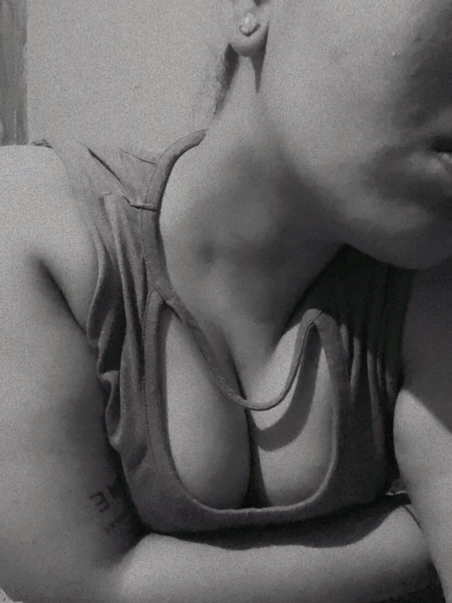 Alexa_3562 live cam model at StripChat