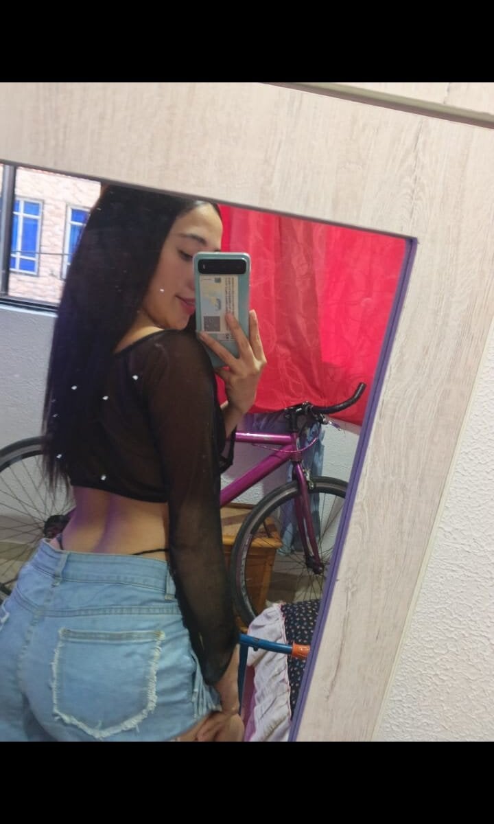 sexcam3d.net alya_smith livesex profile in white-hair cams