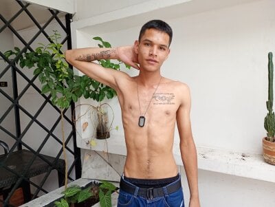 Charles_Puma Male Striptease Free Webcam Porn