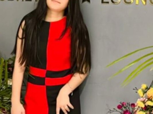 Zeenat_Khan profile