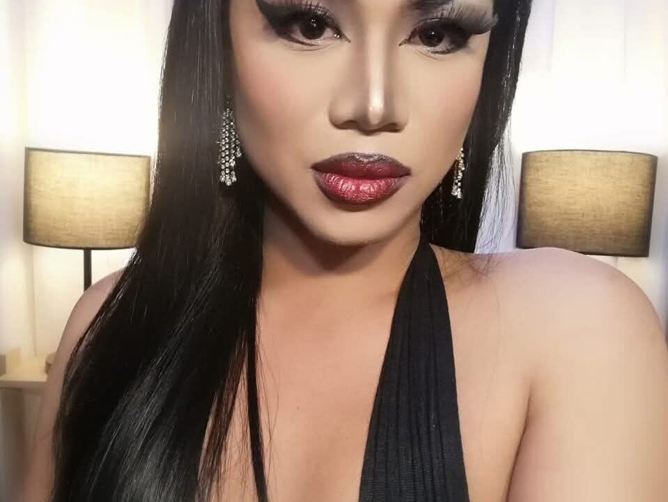 translunaa from stripchat