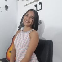 AnnyLatina's Offline Chat Room