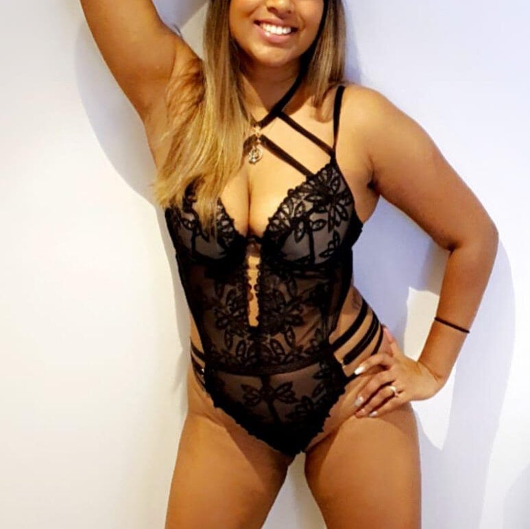 elivecams.com tempting-tammy livesex profile in mix cams