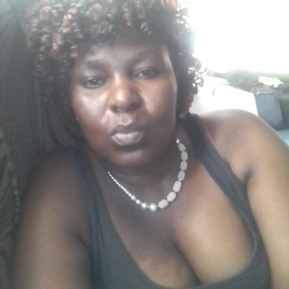 MagicMilfXO's chat room