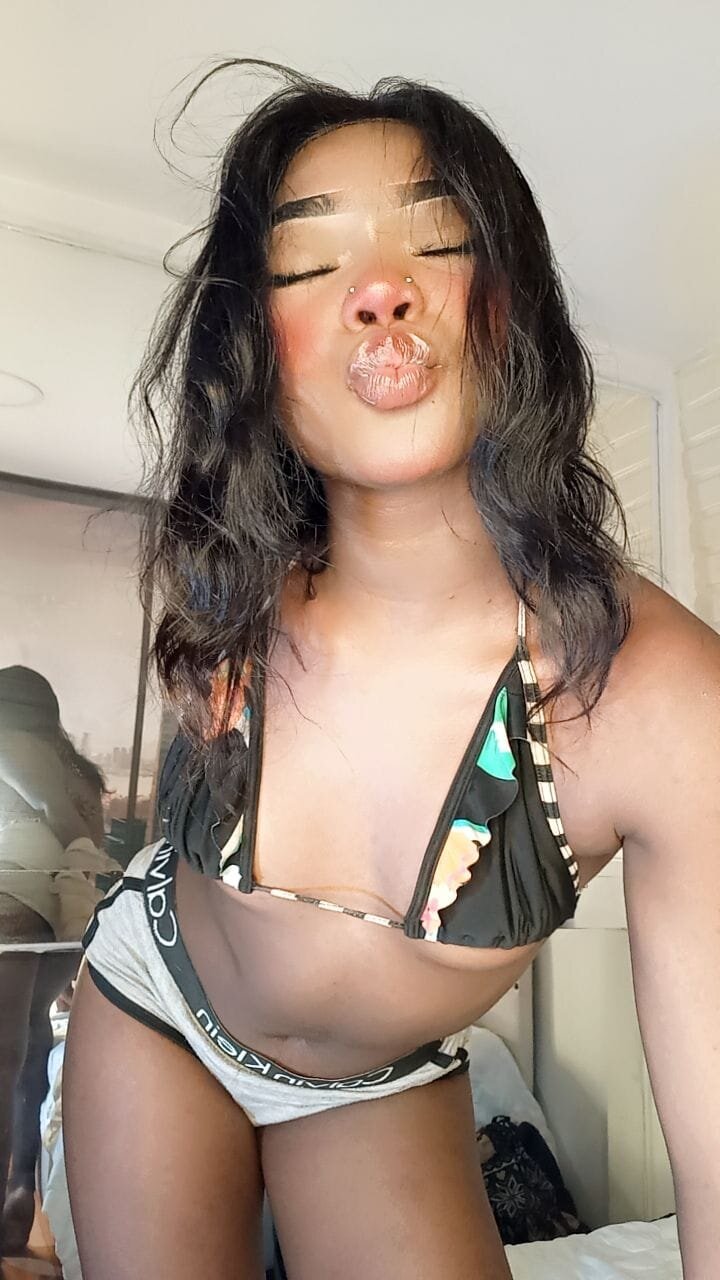 _Emillyebony