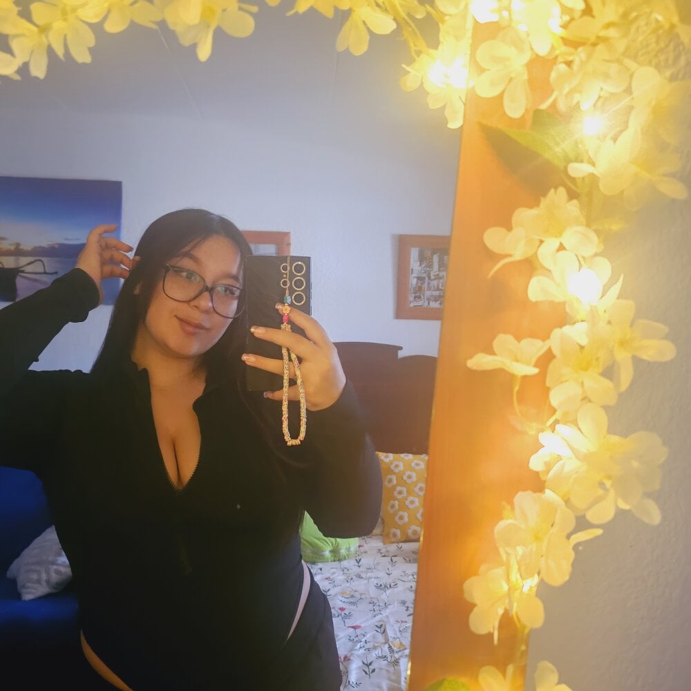 6livesex.com emma_spa69 livesex profile in somewhere-in-paradise cams