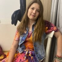 Sessy_Randlind's Offline Chat Room