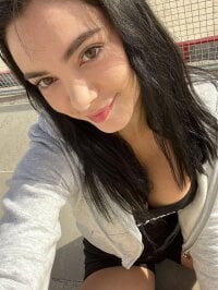 paolahardx's Offline Chat Room