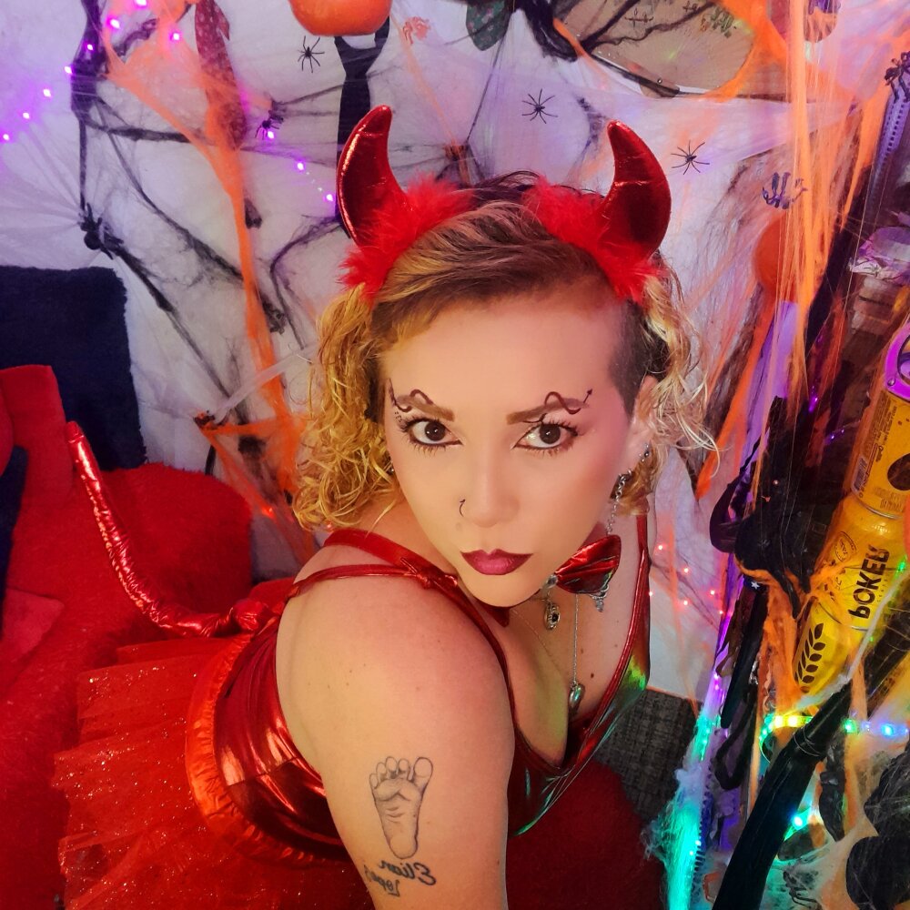 Live sex webcam photo for monita_brown_ #290102137