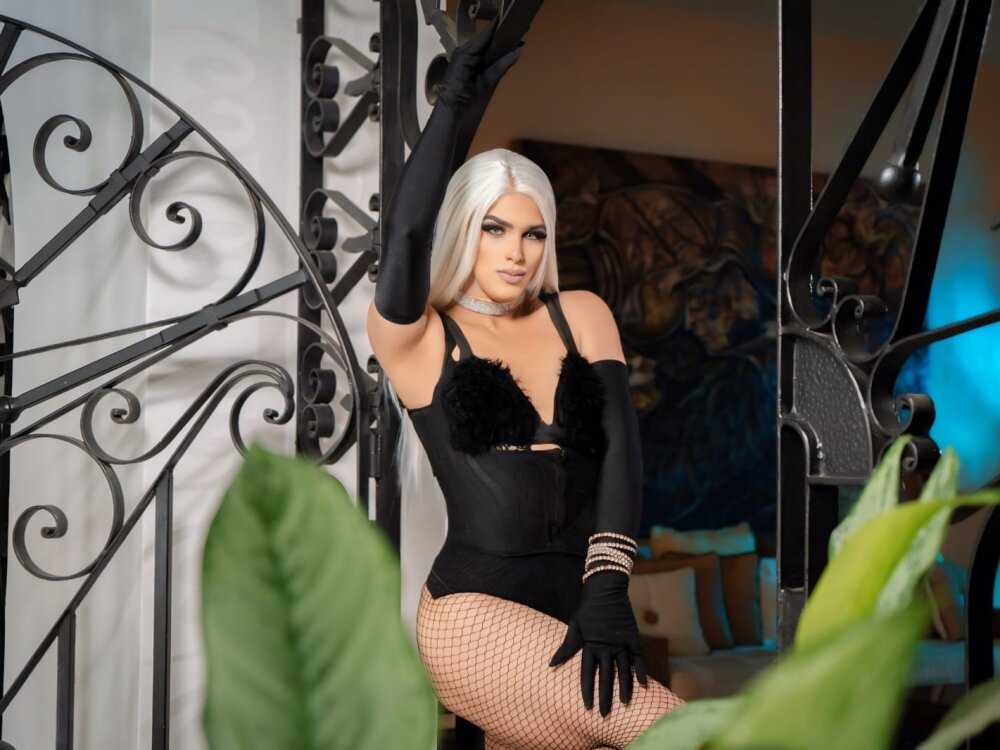 Live sex webcam photo for Sophiesweet5 #289643402