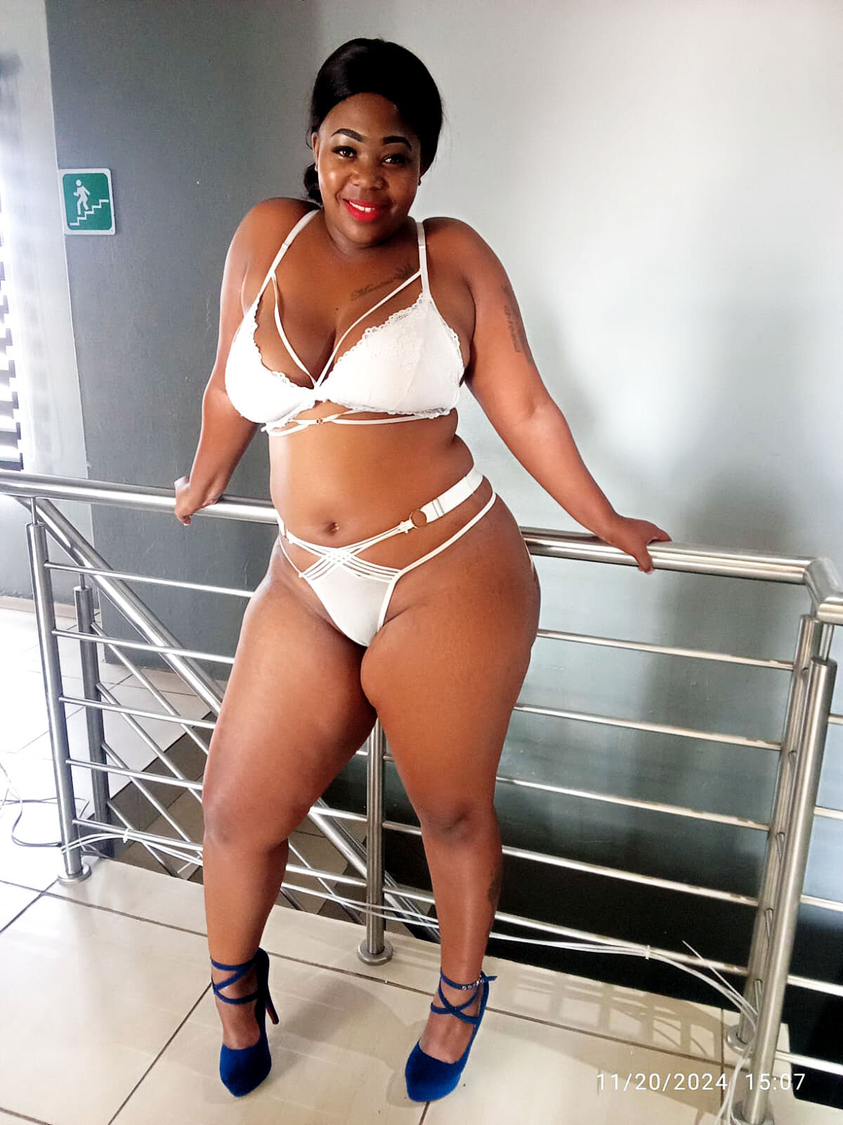 HASTYCURVESXXX