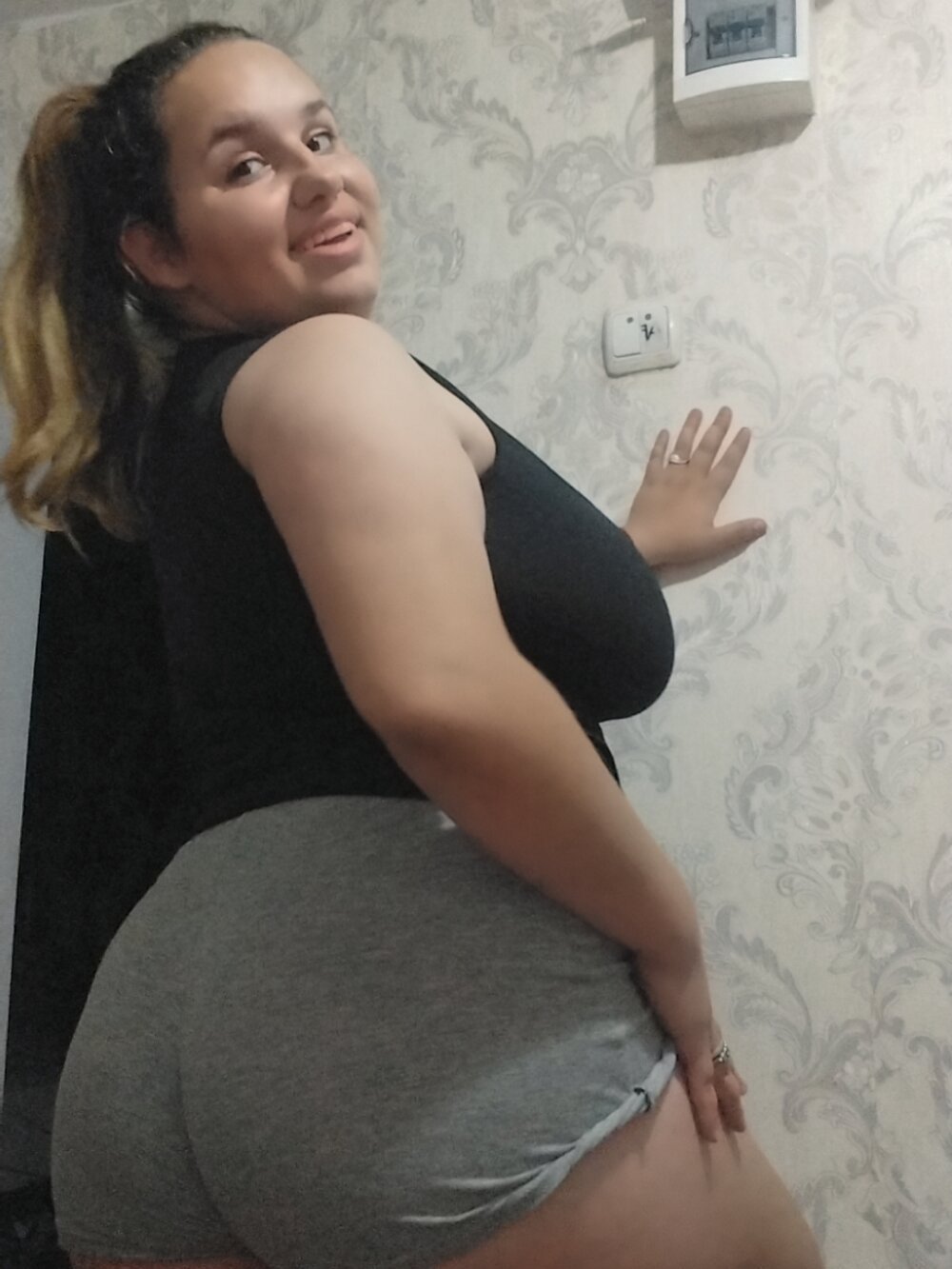 stripchat laryssa2005 webcam profile pic via 247camsex.com