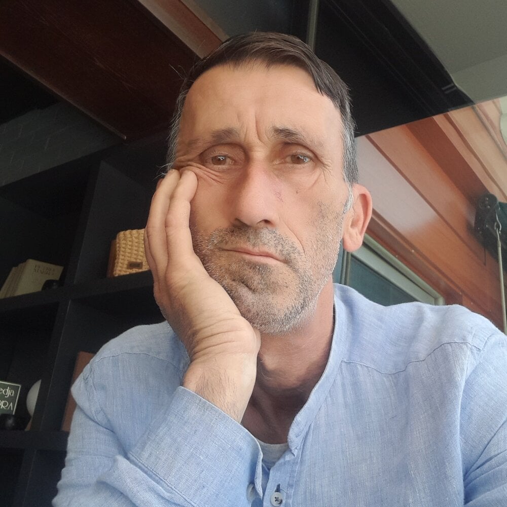 johnybenetton007 Offline XXX-Chat