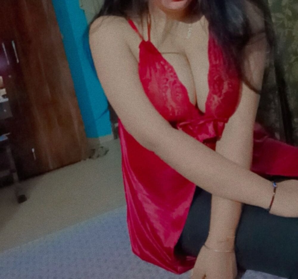Suhanakhan00's Offline XXX Chat