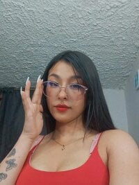 arly_cox1's Offline Chat Room