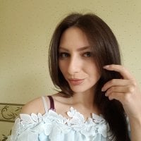 Layla_Caramel's Offline Chat Room