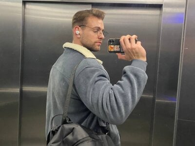 WayneWilson - Stripchat Lovense Cam2cam Doggystyle Boy 