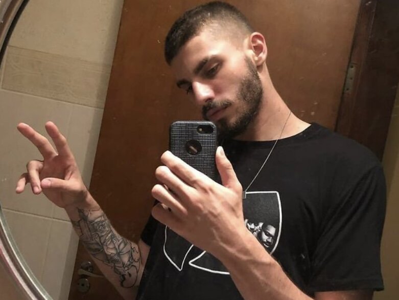 Paugrosso_094's Offline XXX Chat