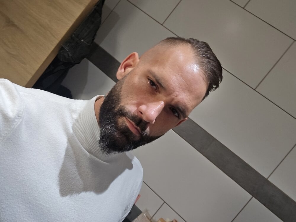 foufou2329's Offline XXX Chat