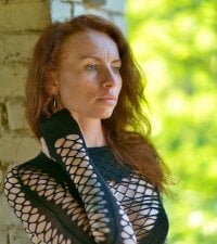 redheadmila's Offline Chat Room