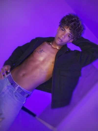 Dubois_men Male Uncut Free Cam Striptease