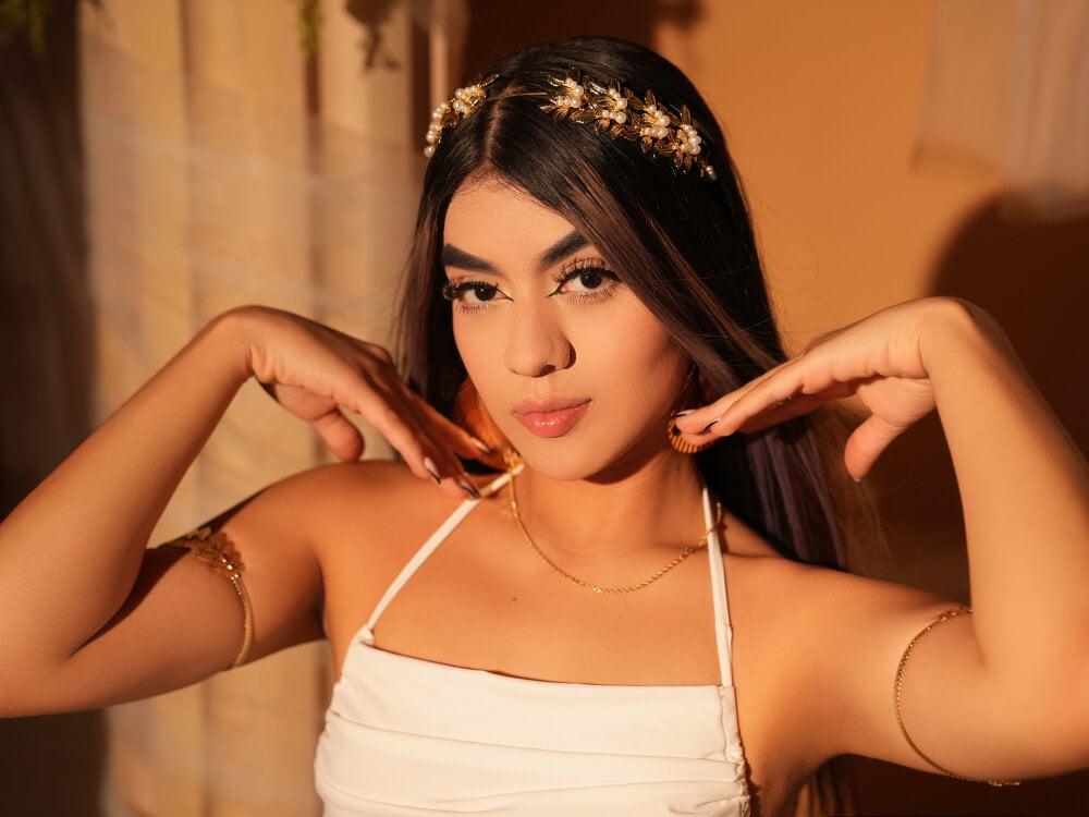 Antonella_west profile
