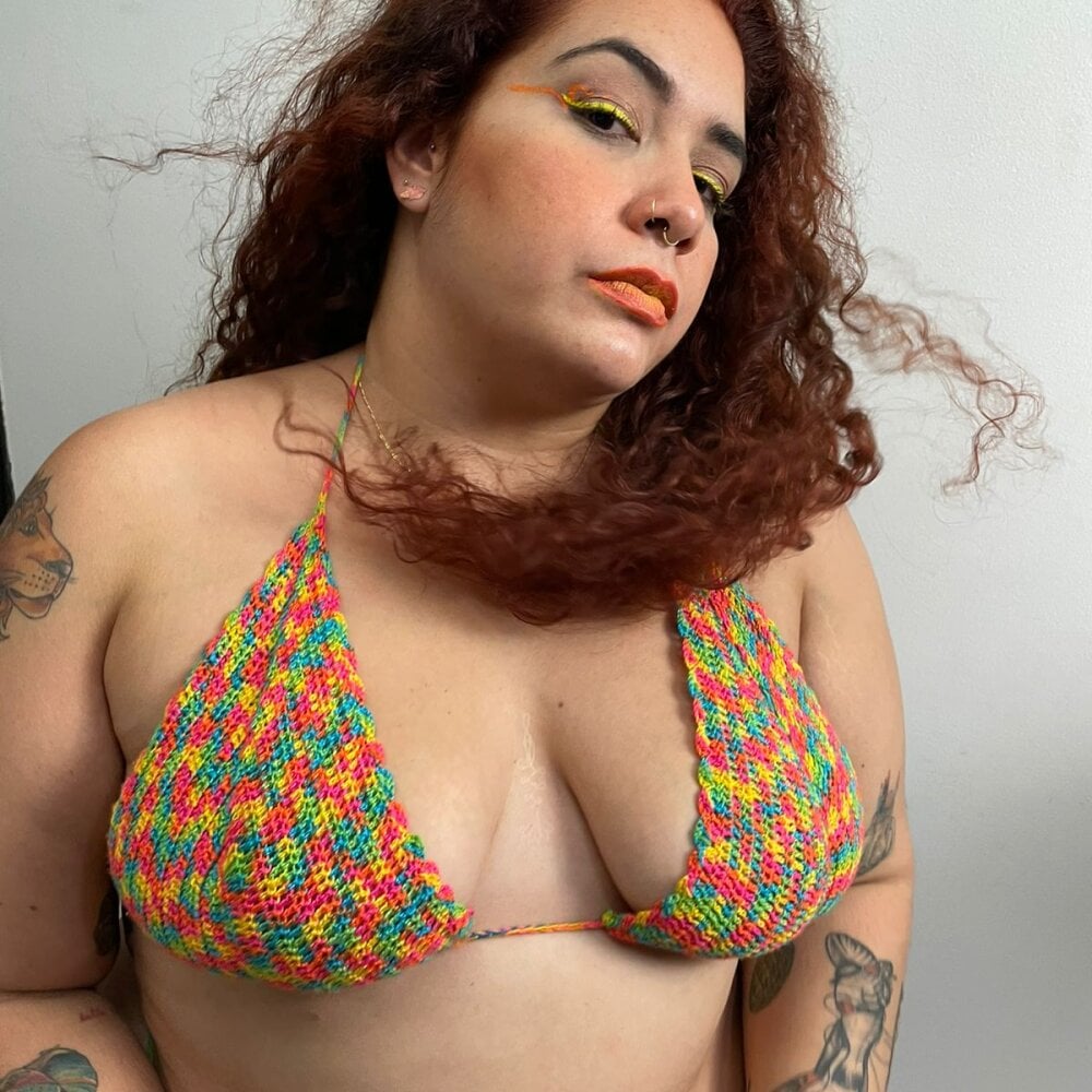 Oliviahips' Offline Chat Room
