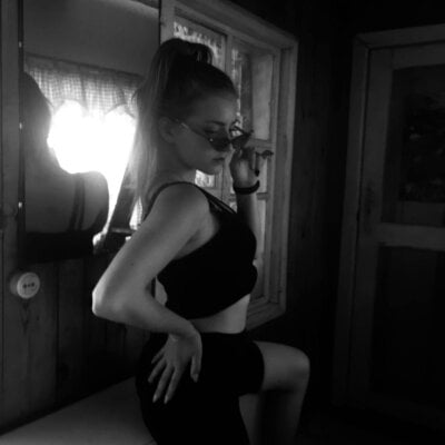 LucretieGrace 🚦 sex chat