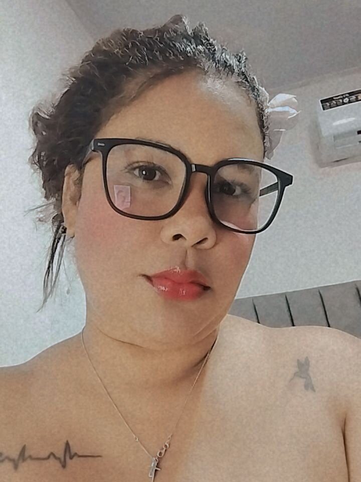 la-morena-hot from stripchat