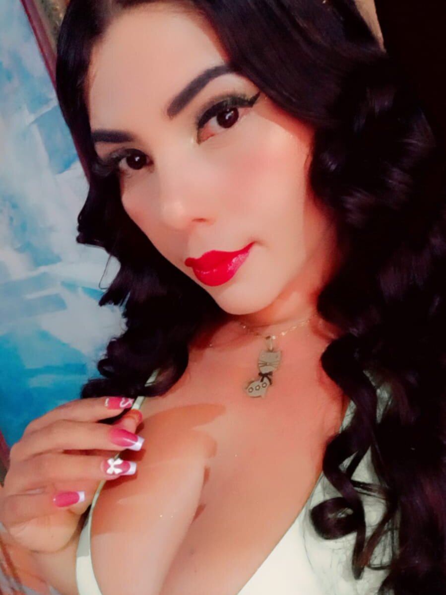tatty_crr_hot1 live cam model at StripChat