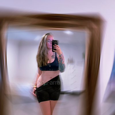 TheFoxyFarrah