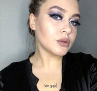 Nikki_Foxy's Offline Chat Room