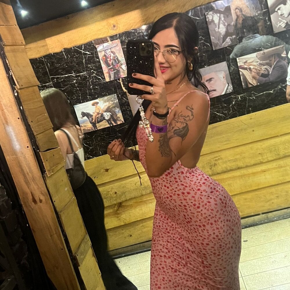 sexlivecamsites.com galataylor livesex profile in french cams