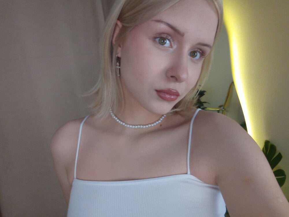 DearDolly profile